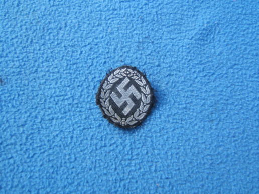 Schuma Bevo Cap Badge