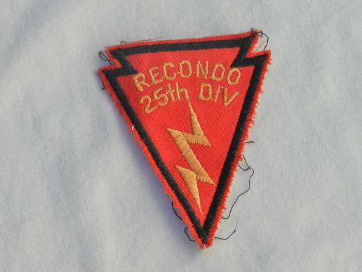 Recondo 25th Division Qualification Badge