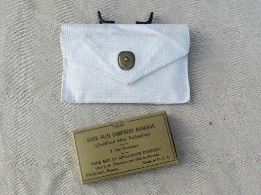 U.S. M1942 Field Dressing Pouch & First Aid Dressing