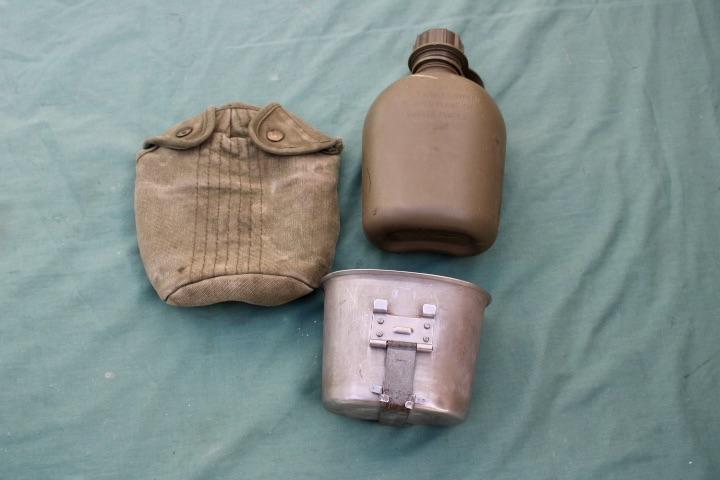 U.S. M1956 Water Bottle Set