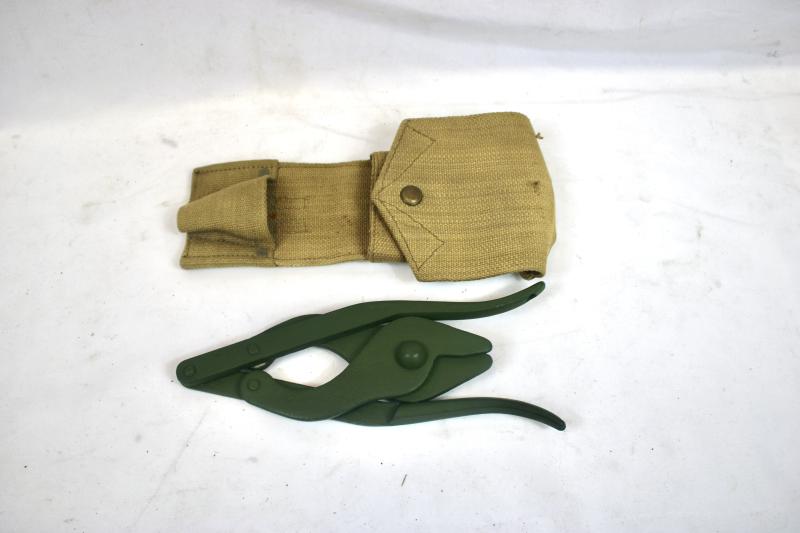 British Folding Wire-Cutters & Carrier