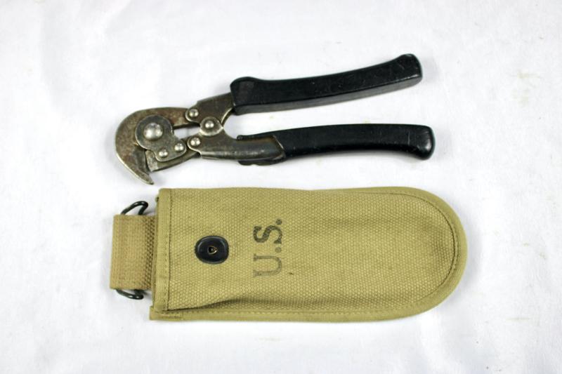 U.S. M1938 Wire-Cutters & Pouch