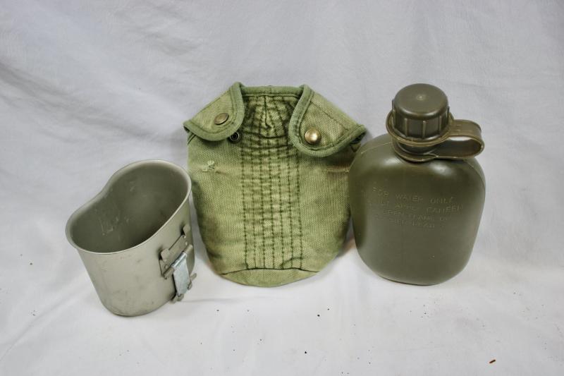 U.S. M1956 Water Bottle Set