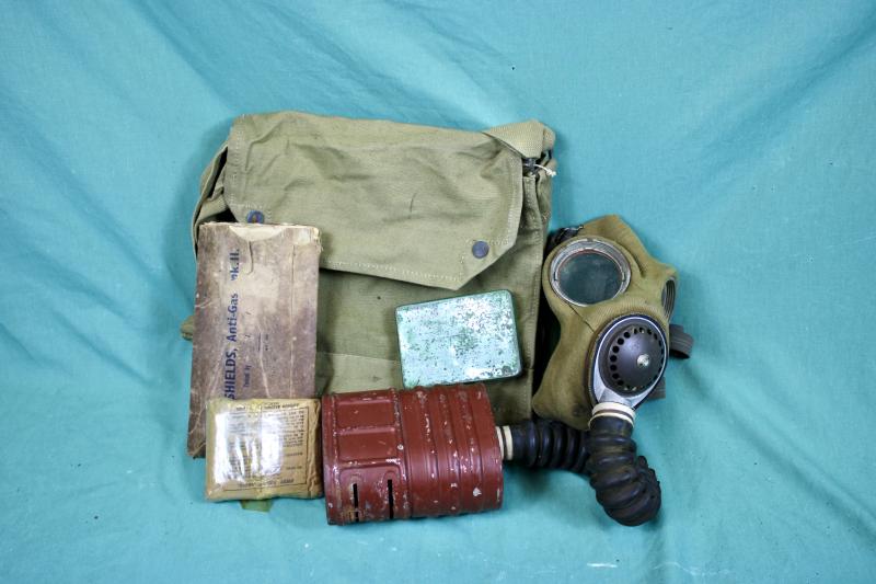 Canadian General Service Gas Mask & Contents