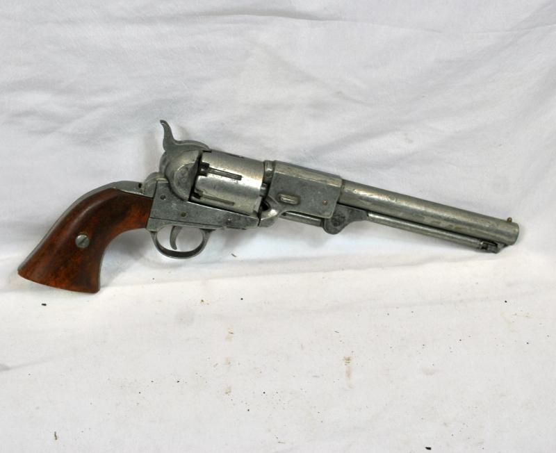 Replica Colt Navy M1851 Revolver.     ( Denix )