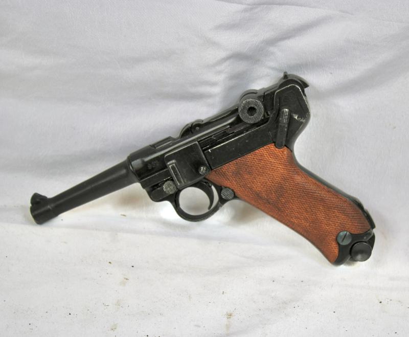 Replica German P08 Luger Pistol        ( Denix )