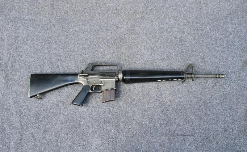 Replica U.S. M16 Assault Rifle.             ( MGC )