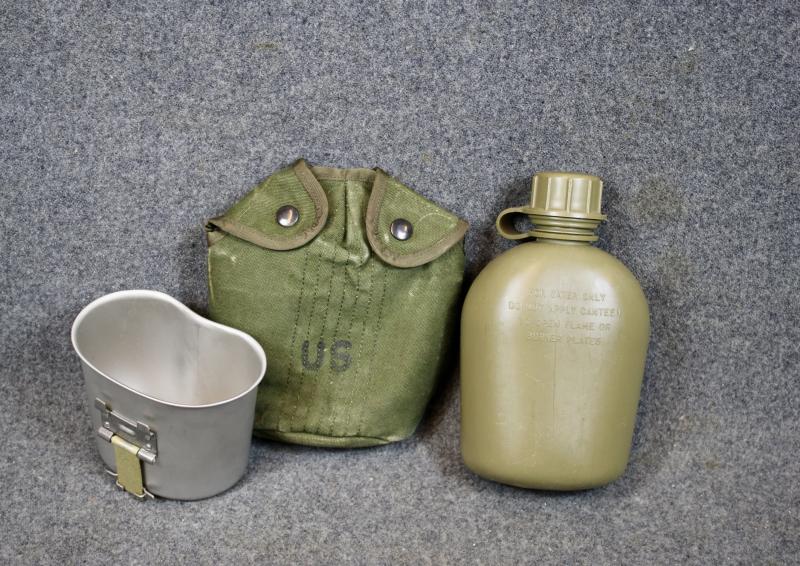 U.S. M1956 Water Bottle Set