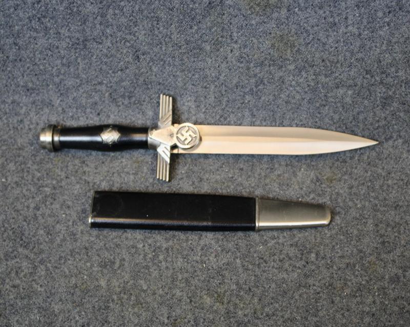 Reproduction RLB Dagger