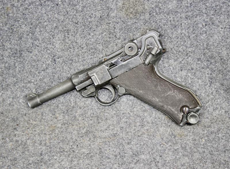 Replica German P08 Luger               ( MGC )