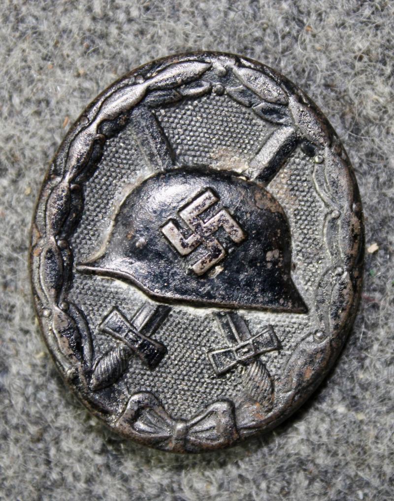 Black Wound Badge