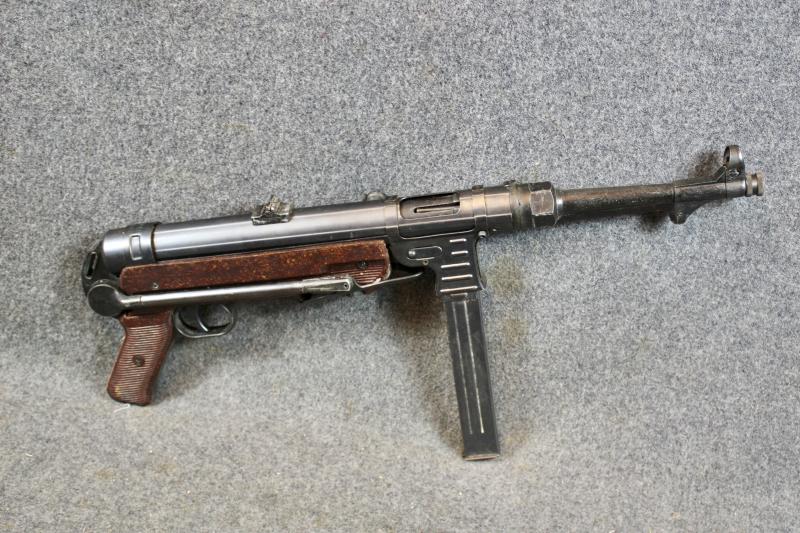 Replica German MP40 Submachine Gun       ( MGC )