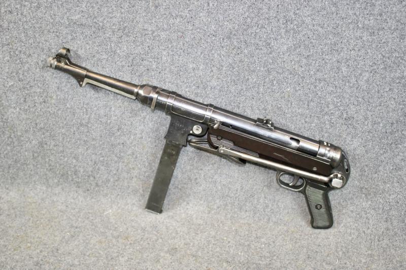 German MP40 Submachine Gun.    ( Pre-EU/UK Deactivation )