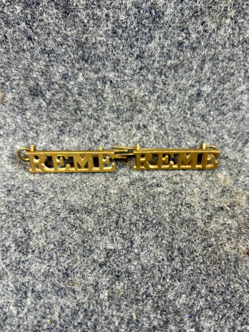 Royal Electrical Mechanical Engineers Epaulette Cyphers