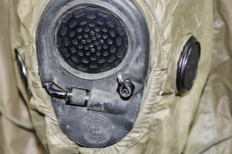 U.S. M17 Gas Mask & Pouch
