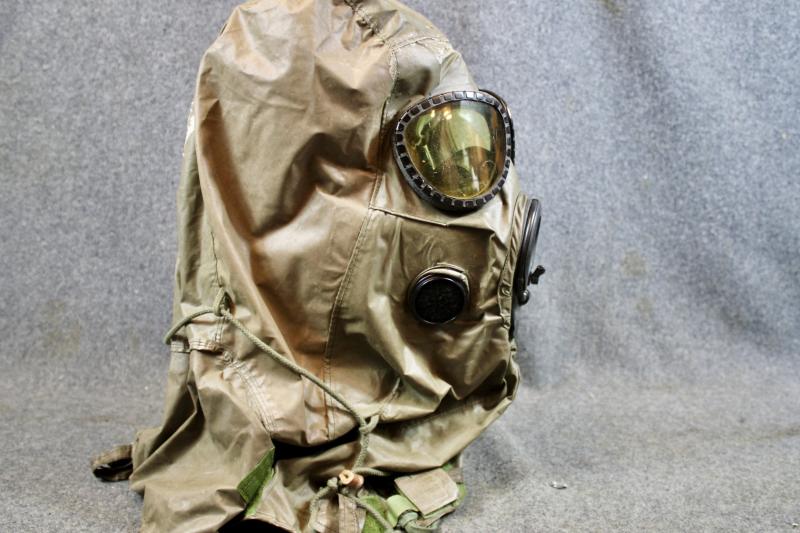 U.S. M17 Gas Mask & Pouch