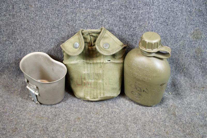 U.S. M1956 Water Bottle Set