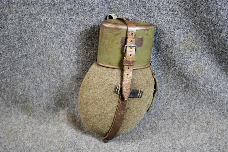 German Late-War M31 Water Bottle