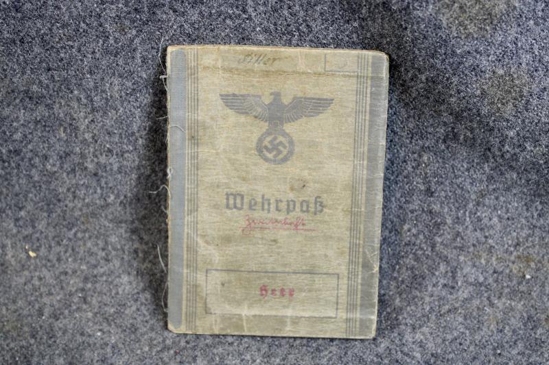 Wehrpass  ( Army )