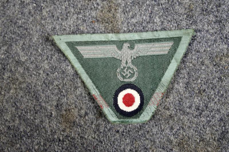 Army Bevo M43 Cap Badge