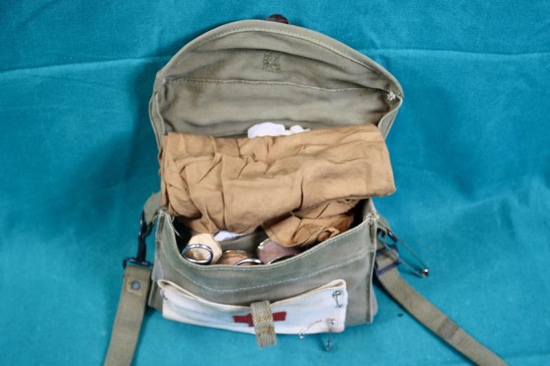 U.S. Medics Pouch & Shoulder Strap With Contents