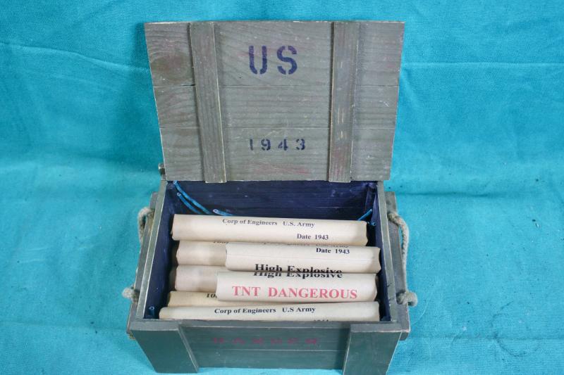 Reproduction U.S.  WW2 Dummy  Dynamite Sticks & Box