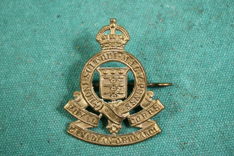 WW2 Royal Canadian Ordnance Corps Cap Badge