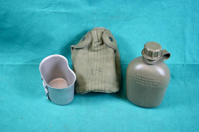 U.S. M1956 Water Bottle Set