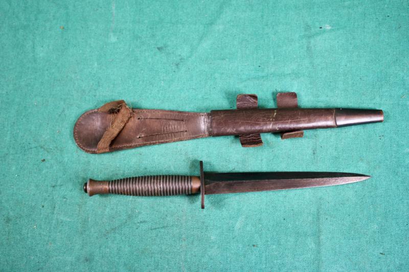British 3rd Pattern WW2 Commando Dagger  ( B2 )
